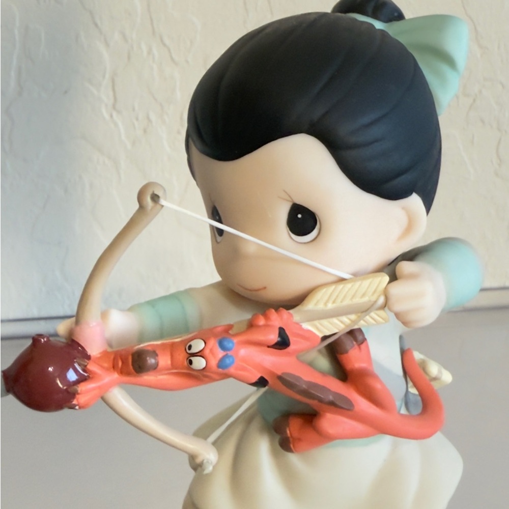 Precious Moments Disney Mulan & Mushu You Keep Me On Target 202032 (SB1505) - Picture 4 of 15